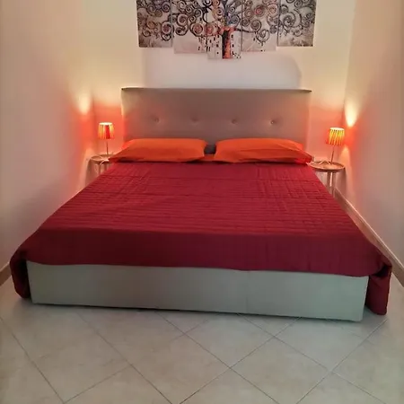 Rosa'S Apartment With Terrace Cagliari Buitenkant foto