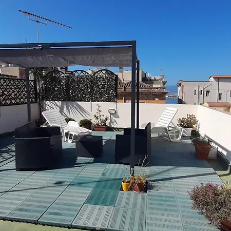 Rosa'S Apartment With Terrace Cagliari Buitenkant foto