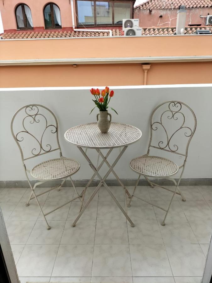 Rosa's With Terrace Apartment